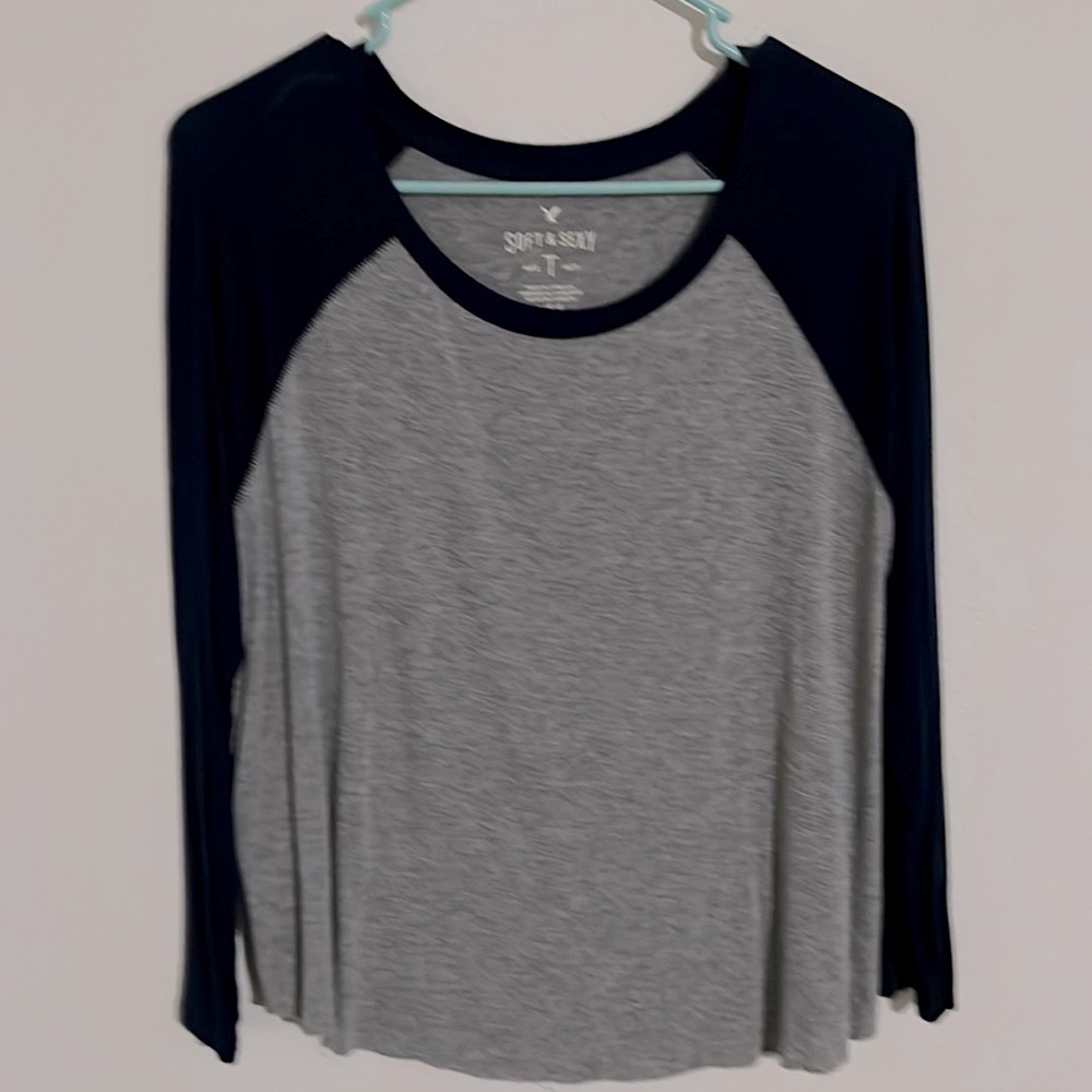 American Eagle Soft & Sexy 3/4 Baseball Style Shirt Size L - Light Gray/Navy